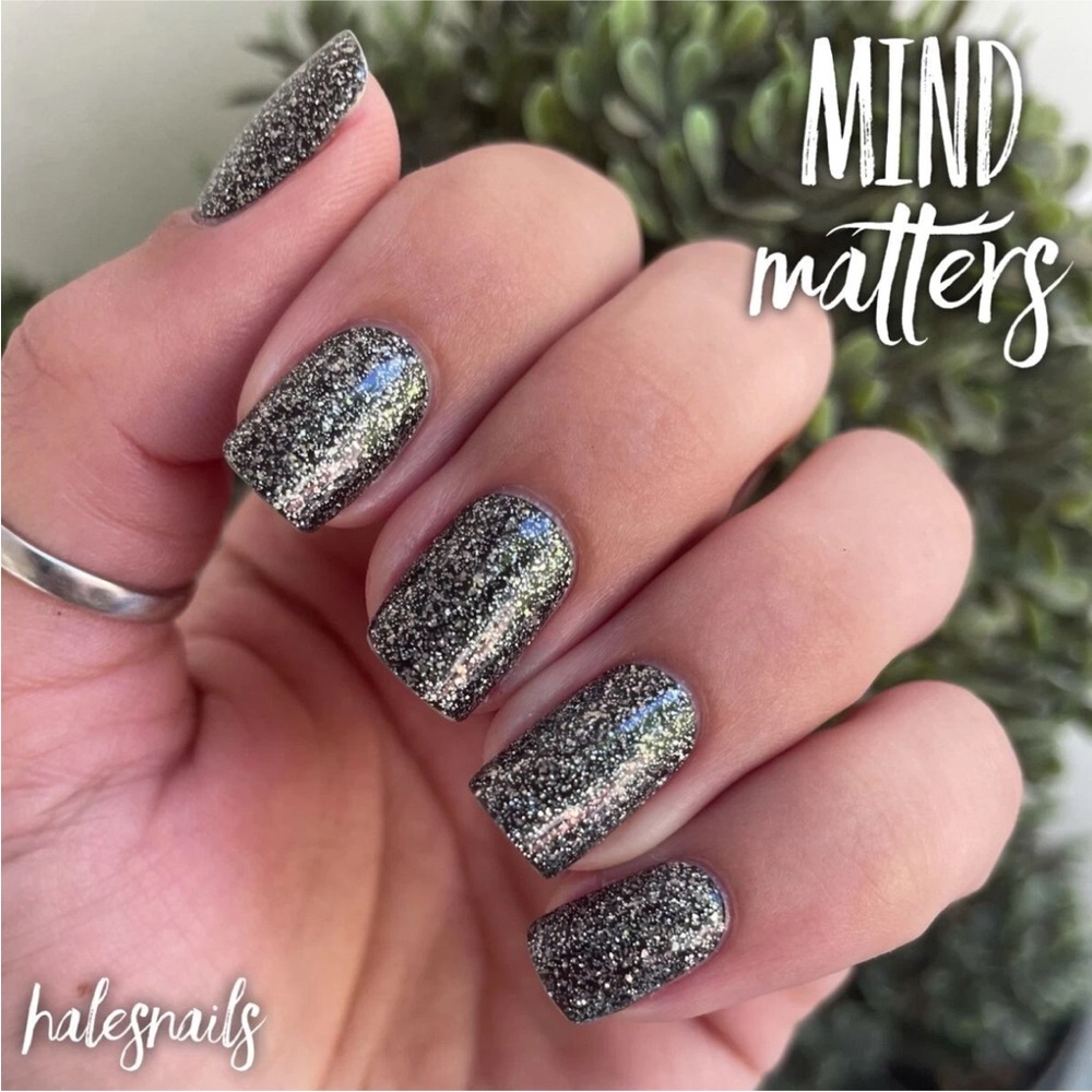 *Retired* Color Street: Mind Matters | Dark Gray Silver Glitter Winter Fall - Picture 5 of 16